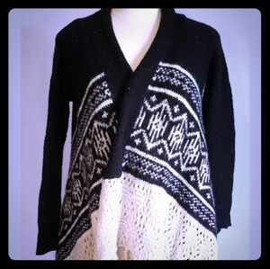 Women's Rue 21 Black & white geometric Long Sleeve
